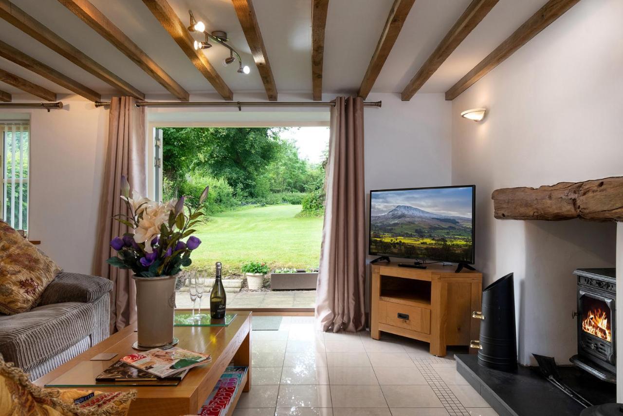 Finest Retreats - The Cottage - Luxury 1 Bed Cottage Rhydymwyn Екстериор снимка